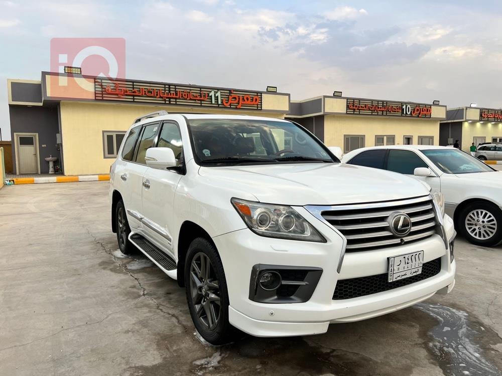 Lexus LX